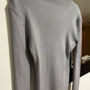 Fitted sweater
